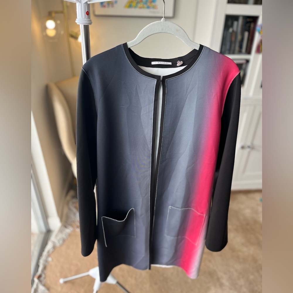 ELIE TAHARI elegant long jacket. Size medium